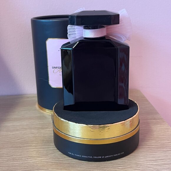 Unforgettable Amour La Nuit by Booty Parlor - Picture 3 of 7